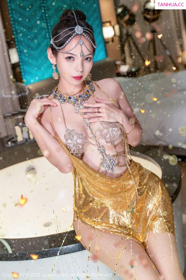 大美媚京  [XiuRen]高清写真图 2022.09.08 No.5559 大美妞儿第24张图片